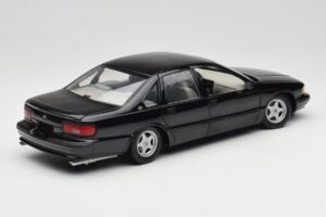 Chevrolet Impala SS Preto UT Models 1:18 21031 Metal - imagem 3 de 8