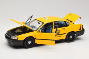 Chevrolet Impala Taxi Maisto 1:18 36617 Metal - imagem 2 de 8