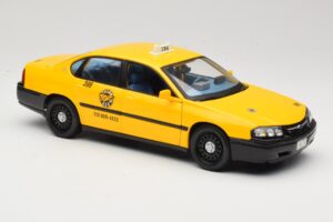 Chevrolet Impala Taxi Maisto 1:18 36617 Metal - imagem 6 de 8