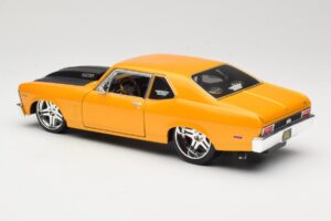 Chevrolet Nova SS Dourado Maisto 1:18 31083 Metal - imagem 7 de 8