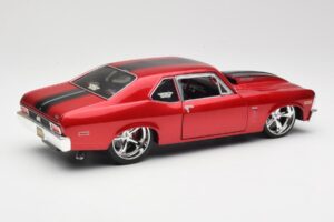 Chevrolet Nova SS Coupe Vermelho Maisto 1:18 31083-M1 Metal - imagem 3 de 8