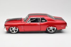 Chevrolet Nova SS Coupe Vermelho Maisto 1:18 31083-M1 Metal - imagem 4 de 8
