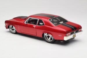 Chevrolet Nova SS Coupe Vermelho Maisto 1:18 31083-M1 Metal - imagem 7 de 8