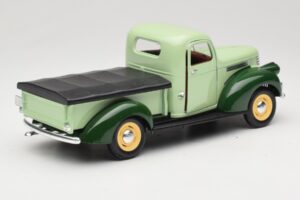 Chevrolet Pickup Verde Solido 1:18 8063 Metal - imagem 3 de 8