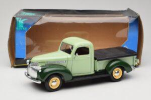 Chevrolet Pickup Verde Solido 1:18 8063 Metal - imagem 8 de 8