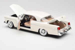 Chrysler 300B Branco Maisto 1:18 531897 Metal - imagem 5 de 8