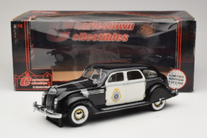 Chrysler Airflow Carro de Polícia Signature Models 1:18 CCSM01 Metal - imagem 6 de 6