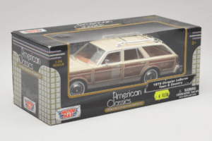 Chrysler LeBaron Town & Country Bege Motormax 1:24 MM7331BG Metal - imagem 2 de 3