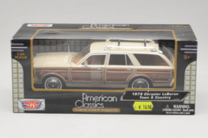 Chrysler LeBaron Town & Country Bege Motormax 1:24 MM7331BG Metal