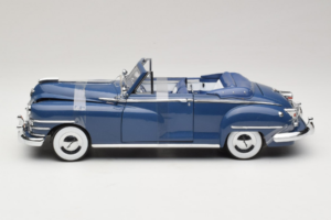 Chrysler New Yorker Azul Signature Models 1:18 CT-68629 Metal - imagem 3 de 6