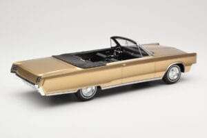 Chrysler Newport Cabriolet Gold Metallic BoS Models 1:18 BOS273 Resina - imagem 2 de 6