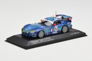 Chrysler Viper GTS-R #52 S. Belloc / F. Cochet / T. Treluyer 24 Hours of Le Mans 2002 Minichamps 1:43 499921452 Metal - imagem 2 de 4