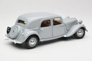 Citroen 15CV 6 Cyl Cinzento Maisto 1:18 50313 Metal - imagem 3 de 8