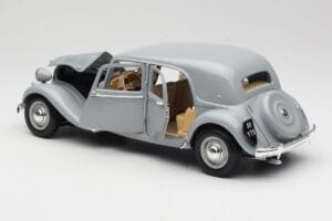 Citroen 15CV 6 Cyl Cinzento Maisto 1:18 50313 Metal - imagem 5 de 8