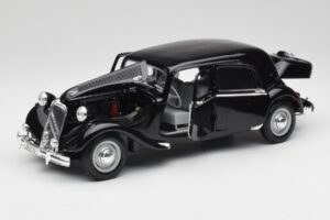 Citroen 15CV 6 Cil Preto Maisto 1:18 31821 Metal - imagem 2 de 8