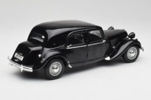 Citroen 15CV 6 Cil Preto Maisto 1:18 31821 Metal - imagem 3 de 8