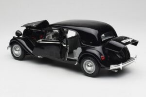 Citroen 15CV 6 Cil Preto Maisto 1:18 31821 Metal - imagem 5 de 8