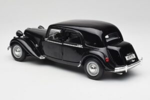 Citroen 15CV 6 Cil Preto Maisto 1:18 31821 Metal - imagem 7 de 8