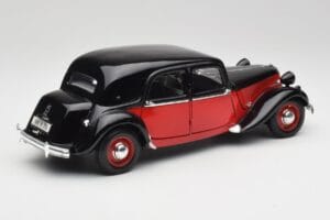 Citroen 15CV 6 Cyl Preto & Vermelho Valmy Maisto 1:18 56009 Metal - imagem 3 de 8