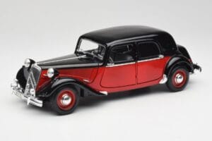 Citroen 15CV 6 Cyl Preto & Vermelho Valmy Maisto 1:18 56009 Metal