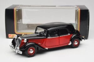 Citroen 15CV 6 Cyl Preto & Vermelho Valmy Maisto 1:18 56009 Metal - imagem 8 de 8