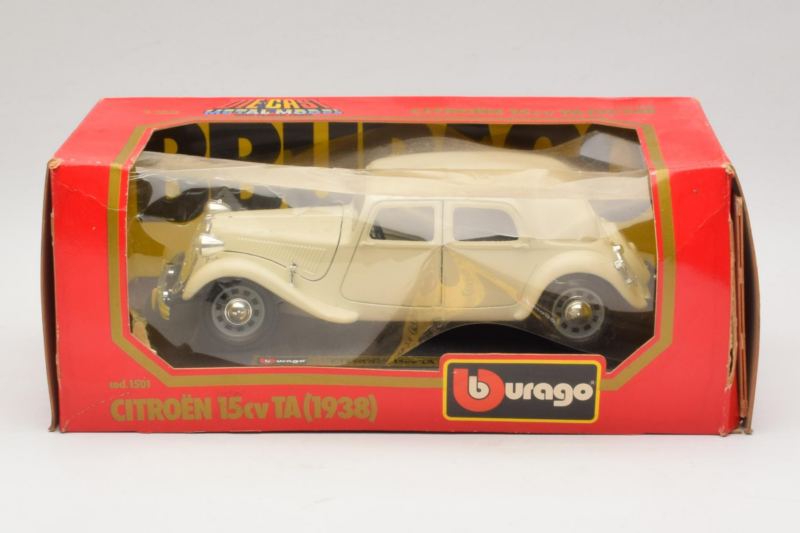 Citroen 15CV Traction Avant Bege Bburago 1:24 Citroen 15CV Traction Avant Bege Bburago 1:24 1501-B1 Metal