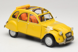 Citroen 2CV 6 Club Mimosa Yellow Norev 1:18 181496 Metal - imagem 4 de 6