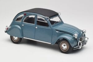 Citroen 2CV Bleu Nuit Solido 1:18 8028 Metal - imagem 4 de 6