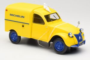 Citroen 2CV Fourgonnette Michelin Bibendum Norev 1:18 181502 Metal - imagem 4 de 6