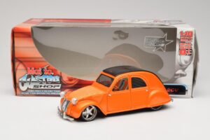 Citroen 2CV Laranja Maisto 1:18 31321 Metal - imagem 8 de 8