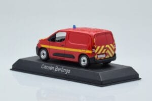Citroen Berlingo Van Sapeurs Pompiers Vermelho Norev 1:43 155772 Metal - imagem 3 de 4