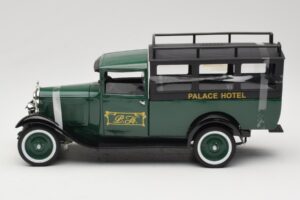 Citroen C4 F Palace Hotel Verde Solido 1:18 118303-00 Metal - imagem 3 de 6