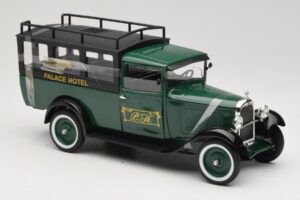 Citroen C4 F Palace Hotel Verde Solido 1:18 118303-00 Metal - imagem 4 de 6