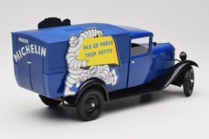 Citroen C4 F Pas de Pneus Trop Petit Azul Solido 1:18 151235-00 Metal - imagem 3 de 8
