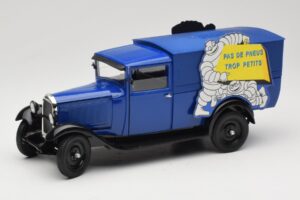 Citroen C4 F Pas de Pneus Trop Petit Azul Solido 1:18 151235-00 Metal