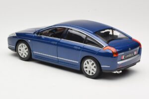 Citroen C6 Azul Bburago 1:18 18-12073 Metal - imagem 7 de 8