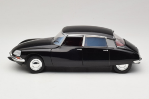 Citroen DS Special Preto Dickie Solido 1:18 S1800708 Metal - imagem 4 de 8