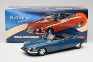 Citroen DS 19 Cabriolet Vermelho Sun Star 1:18 4742 Metal - imagem 8 de 8