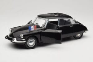 Citroen DS Presidentielle Cinzento Solido 1:18 8035 Metal - imagem 2 de 8