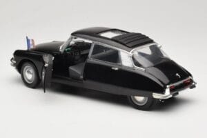Citroen DS Presidentielle Cinzento Solido 1:18 8035 Metal - imagem 5 de 8
