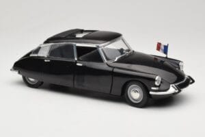 Citroen DS Presidentielle Cinzento Solido 1:18 8035 Metal - imagem 6 de 8
