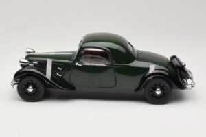 Citroen Traction Avant 11 Coupe Verde Solido 1:18 8179 Metal - imagem 4 de 8