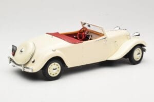 Citroen Traction Avant 11B Cabriolet Creme Norev 1:18 181440 Metal - imagem 2 de 6