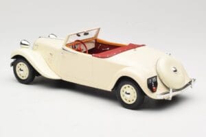 Citroen Traction Avant 11B Cabriolet Creme Norev 1:18 181440 Metal - imagem 5 de 6