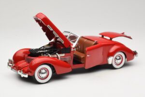 Cord 812 Cabriolet Vermelho American Muscle 1:18 32158 Metal - imagem 2 de 8