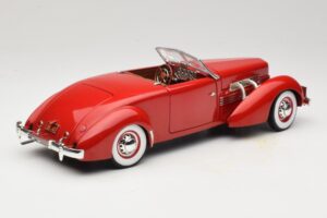 Cord 812 Cabriolet Vermelho American Muscle 1:18 32158 Metal - imagem 3 de 8