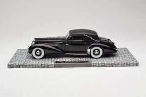 Delage D8-120 Cabriolet Preto Minichamps 1:18 107115131 Metal - imagem 3 de 6