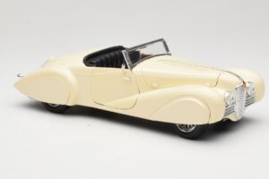 Delahaye Cabriolet Creme Guiloy 1:18 68580 Metal - imagem 6 de 8