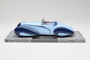 Delahaye Type 135-M Cabriolet Mullin Museum Minichamps 1:18 107116160 Metal - imagem 3 de 6