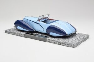 Delahaye Type 135-M Cabriolet Mullin Museum Minichamps 1:18 107116160 Metal - imagem 4 de 6
